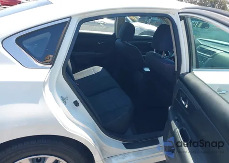 2016 Nissan Altima 2.5/2.5 S/2.5 Sl/2.5 Sr/2.5 Sv из США, поврежденный, VIN 1N4AL3AP0GN365645